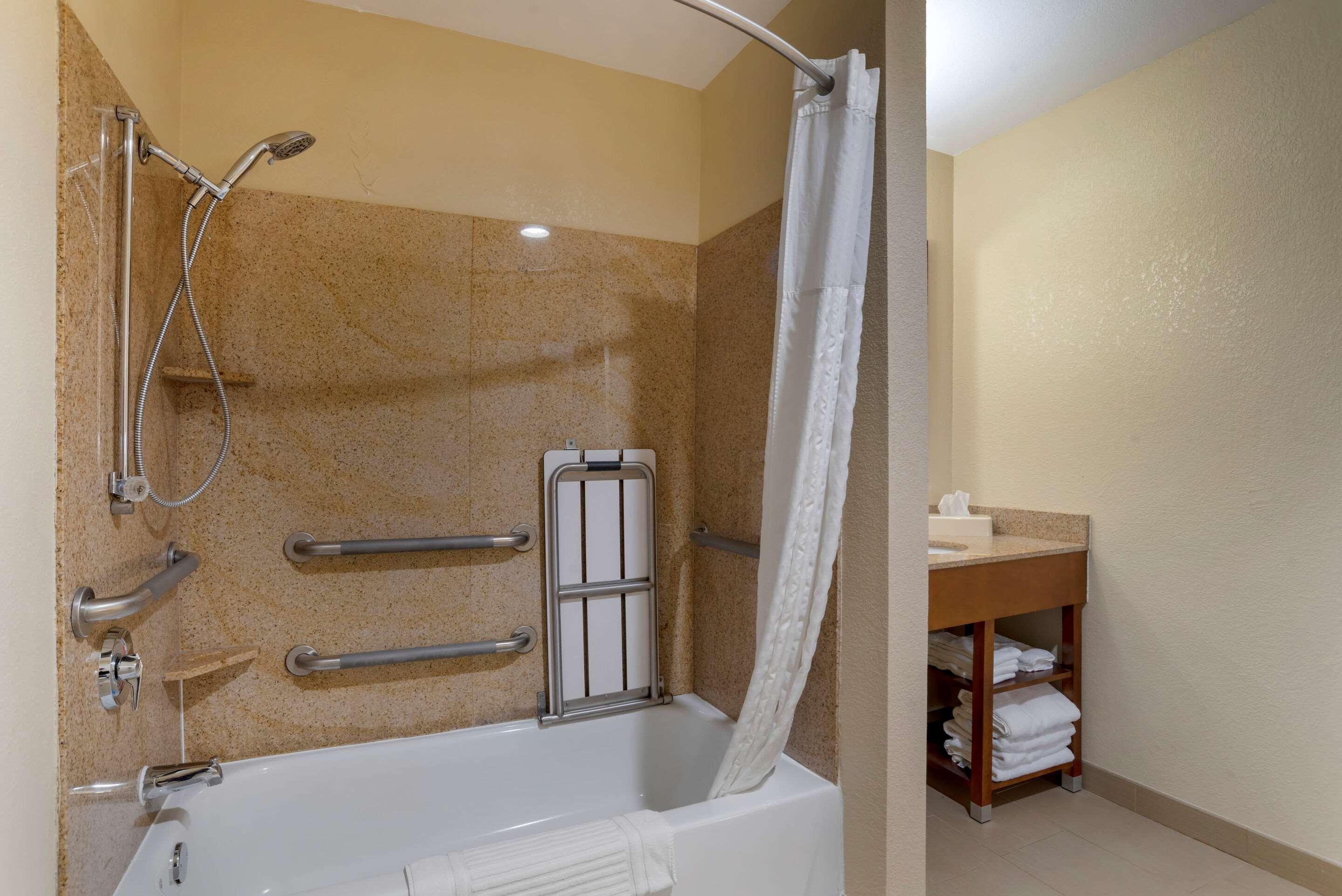Comfort Suites Oxford I-20 Exit 188 Kültér fotó